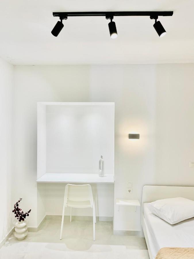 White Studio Preveza Luaran gambar